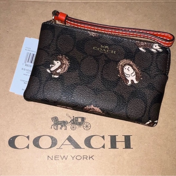 NWT COACH Corner Zip Wristlet Cardholder Wallet w HEDGEHOG Print AUTHENTIC - Picture 1 of 5